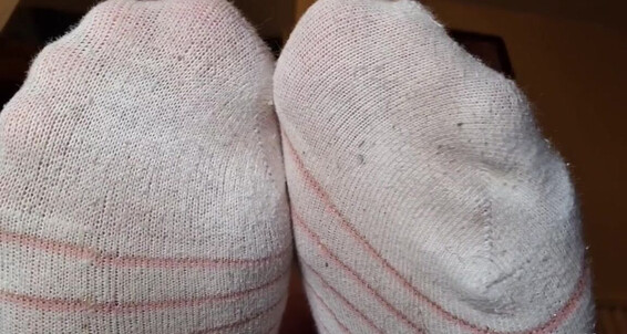 The Foot Queen - Queengf90Premium The Queen Onlyfans Aka Foot Sweaty Gym Sock Removal Of England