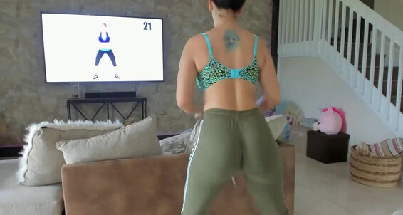 Cover Missbella Onlyfans Stream Started At 09102020 0359 Pm Thursday Workout 100 Spoil 5 Song 10 10 Squats Or Pushups
