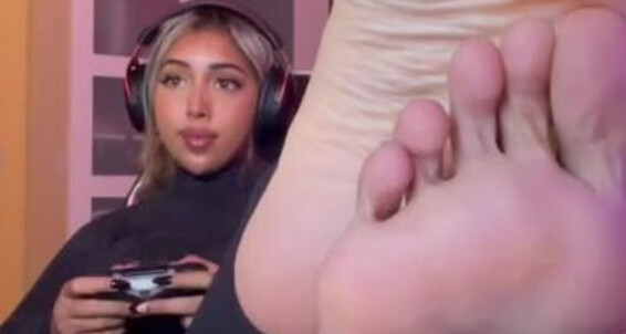 Goddess Lana - Trying Im To Game W Itsgoddesslana Lana My Aka Onlyfans Feet But Let Tease O Goddess Me You Hehe