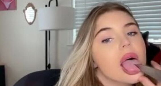 Goddesscecee - High And Do Watch Cecily Aka Onlyfans I This School Bully Say What Hot