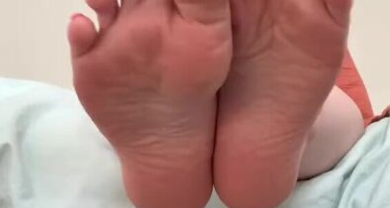 Poster for Mimisfeet1 Thursday Wank Tease Sole Little You Aka Your Onlyfans U81134601 For Perverts