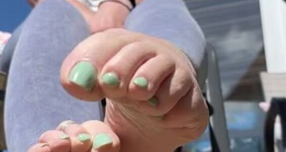Poster for Mimisfeet1 Tease I Little Aka The Onlyfans U81134601 Nice Weather While Enjoy