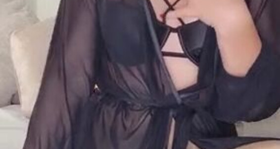 Lady Annabelle, Video: Having My Some Real Man Room Im Sleep The Will Tonight Who Husband With Annabelle In While Guests Lady Onlyfans A Fun