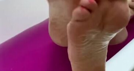 Misstressroux - Day Enjoy 3 My Aka Bath Gingeralesfeet Independence Onlyfans Of A Hypnotising With Pink Relaxing Having Video Feet