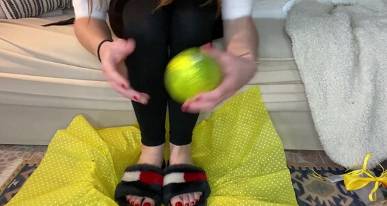 Misstressroux - I Chocolate Aromatised Piece A And Aka Gingeralesfeet Post To Of Receive Onlyfans My Send Egg Tip Ll Easter Feet Happy