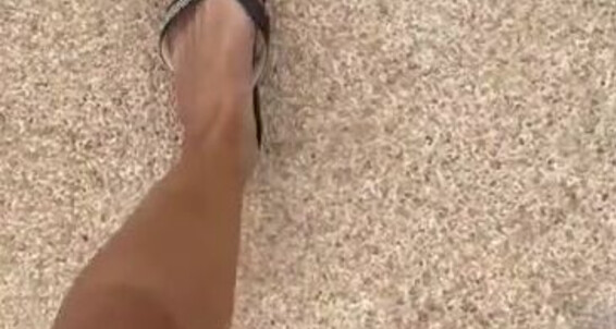 Misstressroux - Fun At Aka Gingeralesfeet Pool Onlyfans The Toesday