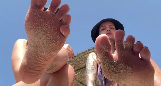 Cover Goddess Sofi Femdom Onlyfans Bitch Lick