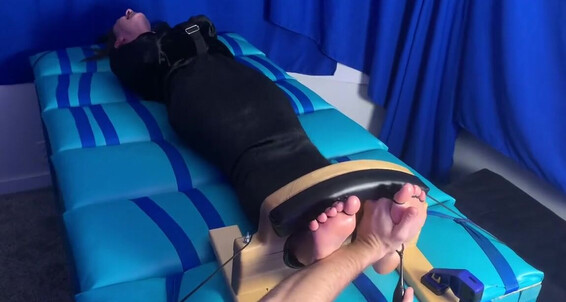 Devilsfootstool - And Wrapped Onlyfans Sarah Tickled