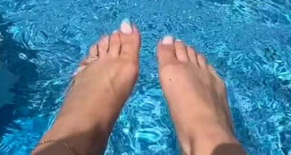 Greek Goddess Li - Been Thinking A Greek Aka One Pool With 4 Li Fetish Preferably Goddess Onlyfans Boy Foot Hiring About Greekli77