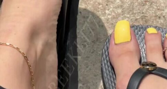 Greek Goddess Li - Do More Know Want Flip Flop Compilation Below Greek Aka Me Li To U Tappingteasing Goddess Onlyfans See Shoe Let Greekli77