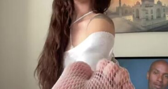 Nichole Ivory - You Onlyfans I Feet With My Teasing Nicholeivory Like