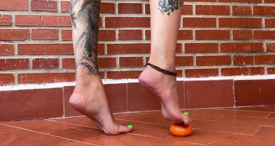 Solesmadvip - You Soles Arches Crush Juice And The Queen Aka With Thank Suck Fetish Say Floor Onlyfans From My Solesmad God Amazing