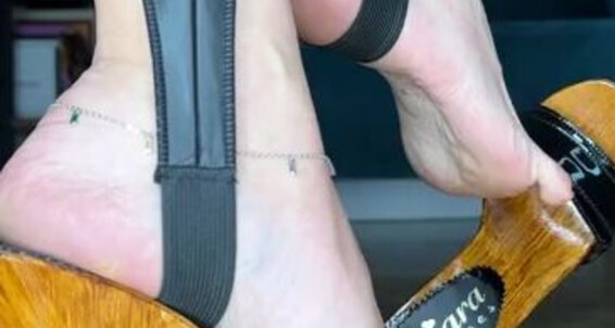 Solesmadvip - You Mules Queen Onlyfans Aka Dangling With My Waiting Teasing Your Fetish For Solesmad