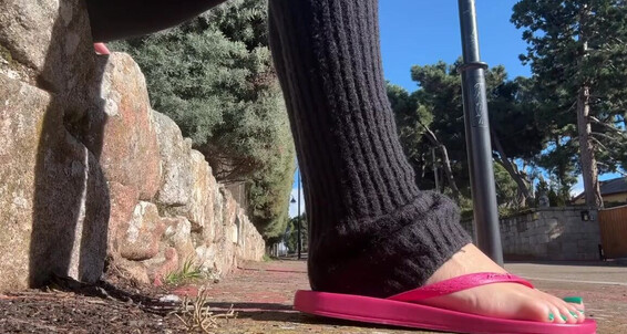 Solesmadvip, Video: Flip Onlyfans Aka Queen Fetish With Sun And Solesmad Flops Winter