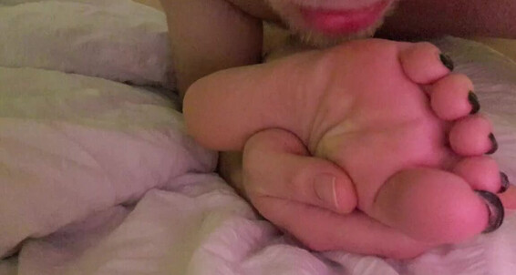 Greatbritishfeet - Greatbritishsoles Barefoot Onlyfans Aka Bed Night At Late In Solecatcher