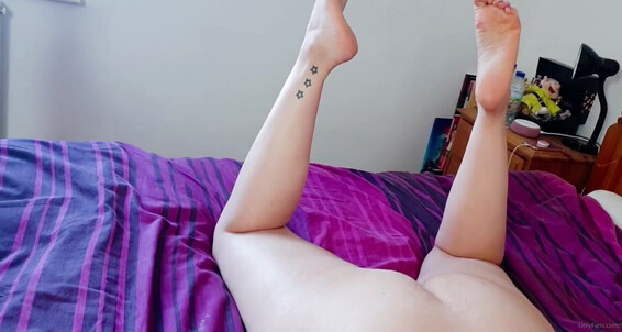 Greatbritishfeet - We Cuck A The Aka To Suck In Toes Pose Onlyfans Wifes My Solecatcher Pretty Need Foot Just