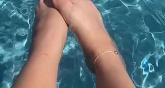 Sweetiestoes - Yourfeetsweetie The Onlyfans Aka Pool Footsie In