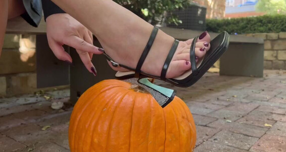 Sweetiestoes - Yourfeetsweetie Onlyfans Aka Happy Halloooweeennn