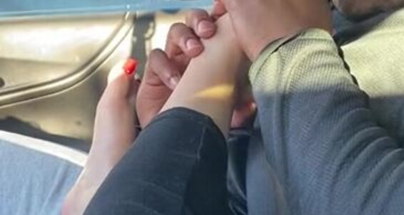 Sweetiestoes - Yourfeetsweetie The Public Nervous Onlyfans Aka Of Lol Dallasfootmodelsent Shit He Scared