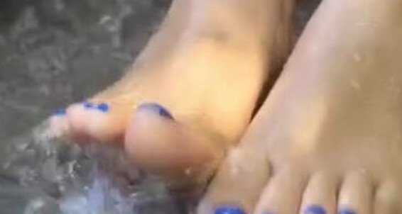 Sweetiestoes - Yourfeetsweetie Watch We The Onlyfans Aka Chillin Kvlidomina Pool 4 Our Swipe To Together At Dallasfootmodelsent Video