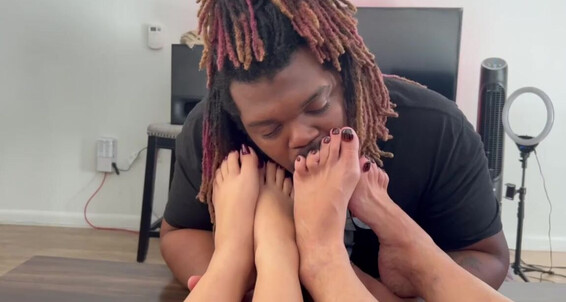Sweetiestoes - Eat Yourfeetsweetie Onlyfans Aka Yumm Yum