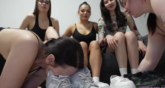 Licking Girls Feet, Video: Feet After Workout Sweat Dori Stinky Girls And Alsu Two For Licking Sluts Rachel