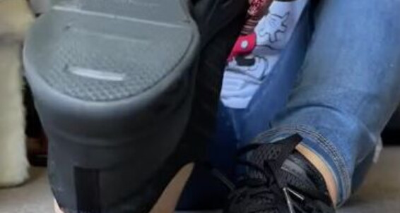 Deedeericanfeet - Requested A Joi Semi Tease Barefeet Onlyfans Sneakers In As