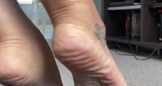 Deedeericanfeet - Onlyfans As Dangling Flats In Requested