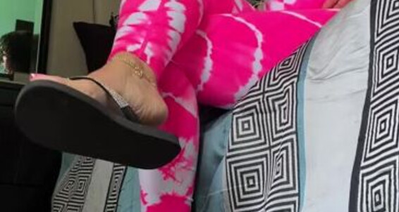 Cover Deedeericanfeet Onlyfans As Requested Flip Flop Dangle