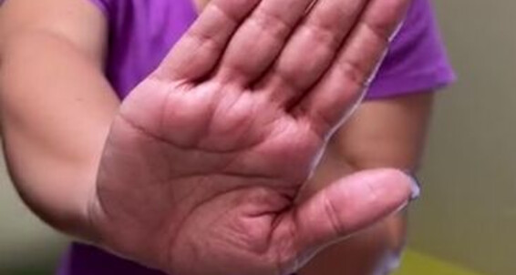 Cover Deedeericanfeet Onlyfans As Requested Hand Fetish Giantess View
