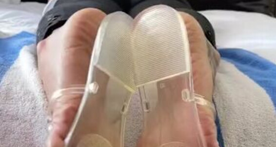 Cover Deedeericanfeet Onlyfans As Requested In My Cute Tory Burch Sandals And U Making A Mess