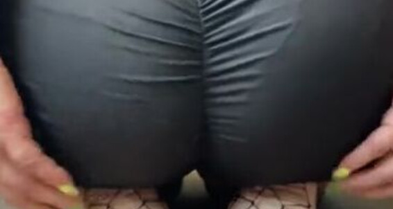 Deedeericanfeet - And Sexy Onlyfans Spider Web As Shorts In Fishnets These Requested