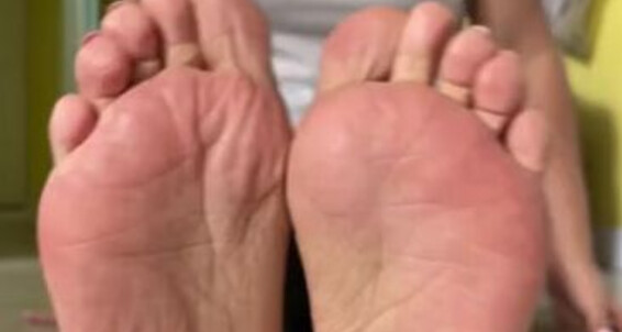 Cover Deedeericanfeet Onlyfans As Requested Ouch Hubbs That Hurt
