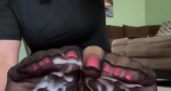 Deedeericanfeet - And Onlyfans Jizz As Ripped Black Nylons Requested