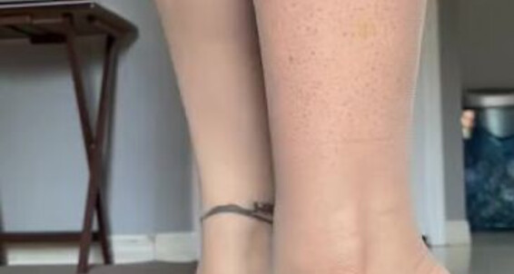 Deedeericanfeet - And Do Walking Onlyfans Stockings As I Feel This Lol Silly N Everytime Back Forth Heels Requested