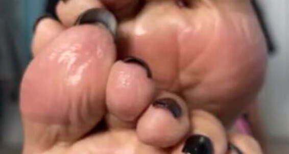 Deedeericanfeet - Closeups And Requested Soles Rubbing Onlyfans As This Pedi Of Black Together Super