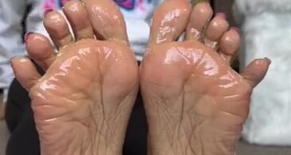Cover Deedeericanfeet Onlyfans As Requested Tons Of Oily And Jizzed Soles