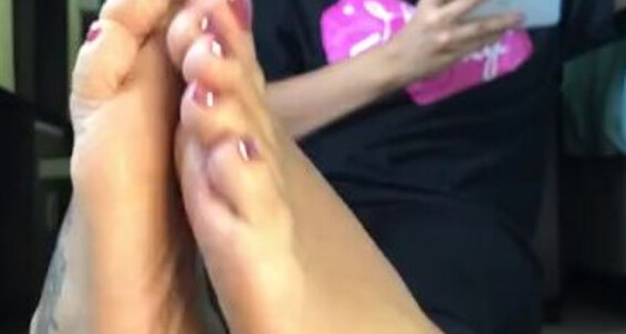 Deedeericanfeet - And Soles Rubbing Onlyfans As Gm Wiggling Requested