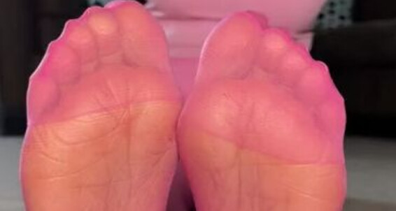 Cover Deedeericanfeet Onlyfans Gm My Dears As Requested Toespreads In These Cute Sexy Pink Nylons And Pink Toes