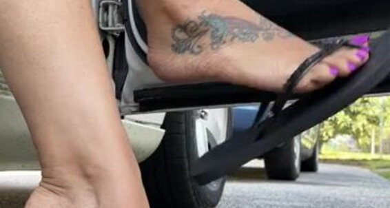Deedeericanfeet, Video: Onlyfans Gm Car Some Outside My Sexy Dangling