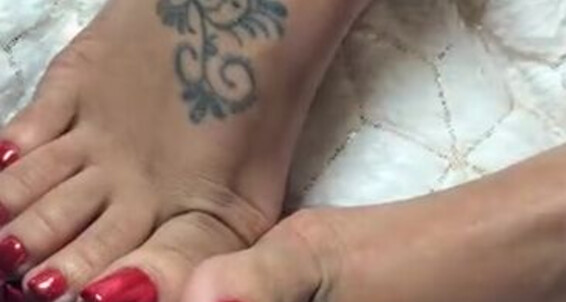 Deedeericanfeet, Video: Showwww Onlyfans Pretty C Ur First The These Red Chromed Toes Wiggling Some To Love Gmmmm