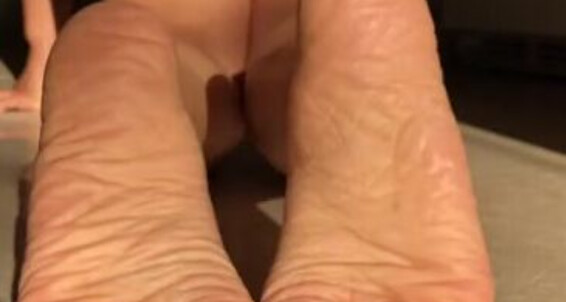 Cover Deedeericanfeet Onlyfans I Forgot To Post This When I Had My Blue Pedi Mani Sunlight Soles And Cheeks