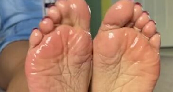 Cover Deedeericanfeet Onlyfans I Hope Everyone Had The Best Thanksgiving Ever So As Requested More Of Oily Soles That U Can
