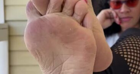 Deedeericanfeet - Thi Dirty Propped Porch Outside Semi My Onlyfans Wit Of A And Not One Fav On Request Soles Vids Feet