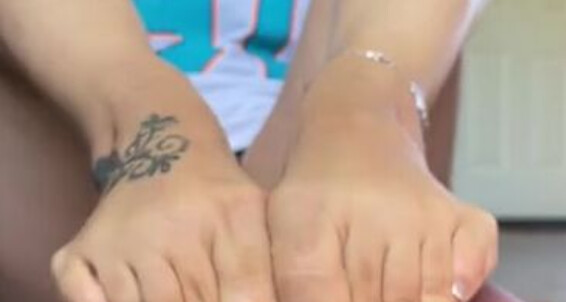 Cover Deedeericanfeet Onlyfans Not Requested But It S One Of My Fav Vids