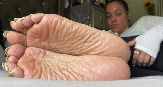 Deedeericanfeet - Closeups Requested Soles Onlyfans Lot Angle View This My Wide In Of Gets A