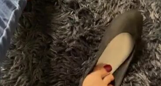 Cover Hannah Robins Aka Hanna Hcri Onlyfans It S The Sound Of My Flats Touching My Soles For