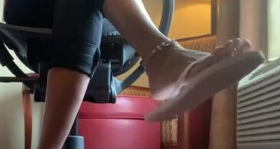 Toes100K - Caught My You Onlyfans Under Desk
