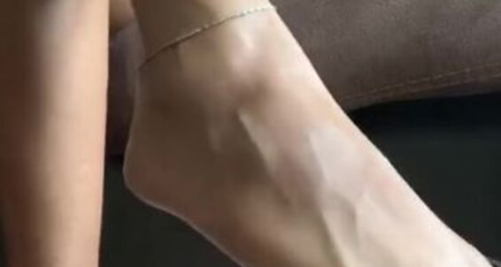 Cover Toes100K Onlyfans Come Get A Big Sniff Of These Naked Toes