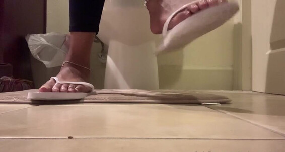Toes100K - Flip Flop The Dangle Onlyfans Lovers From Front My 3 For